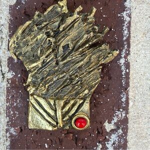 Signed 1978 Reisinger Judica Goldtone Modernist Burning Bush Shape Brooch.